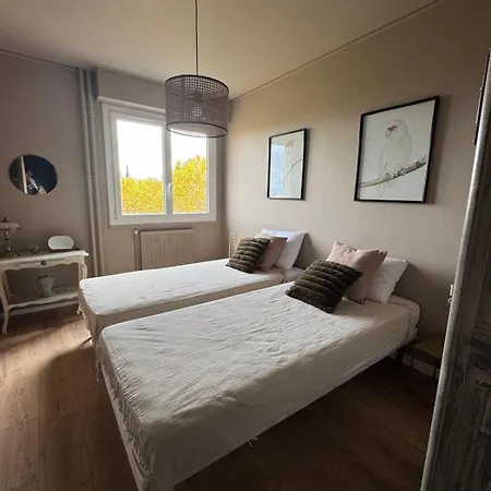 Pour 8 Personnes Et 5 Lits Galaxie * Clermont-Ferrand